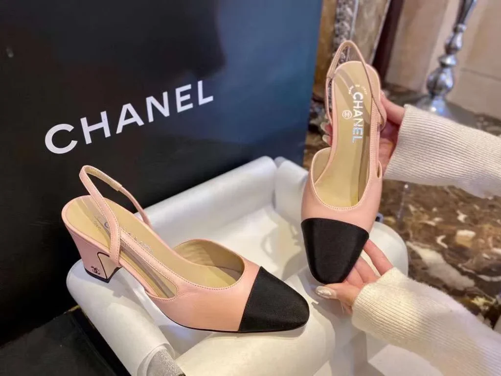 CHANEL Slingbacks